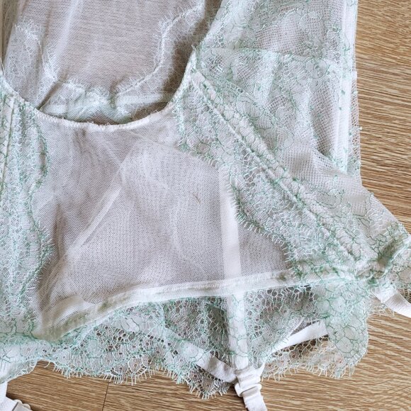 Victoria’s Secret I Do Collection Lace Bustier Corset Top Size 36D - Picture 15 of 16